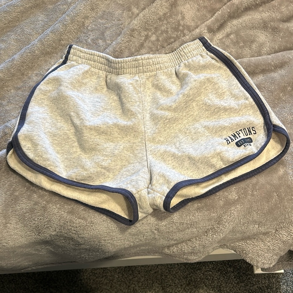 Brandy Melville hamptons shorts